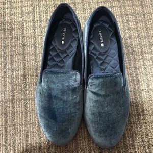 Brand new- only worn once around the house.